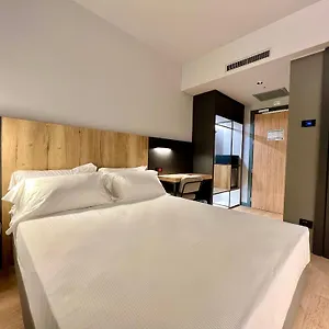 hotel-leonessa.it-lombardy.com/